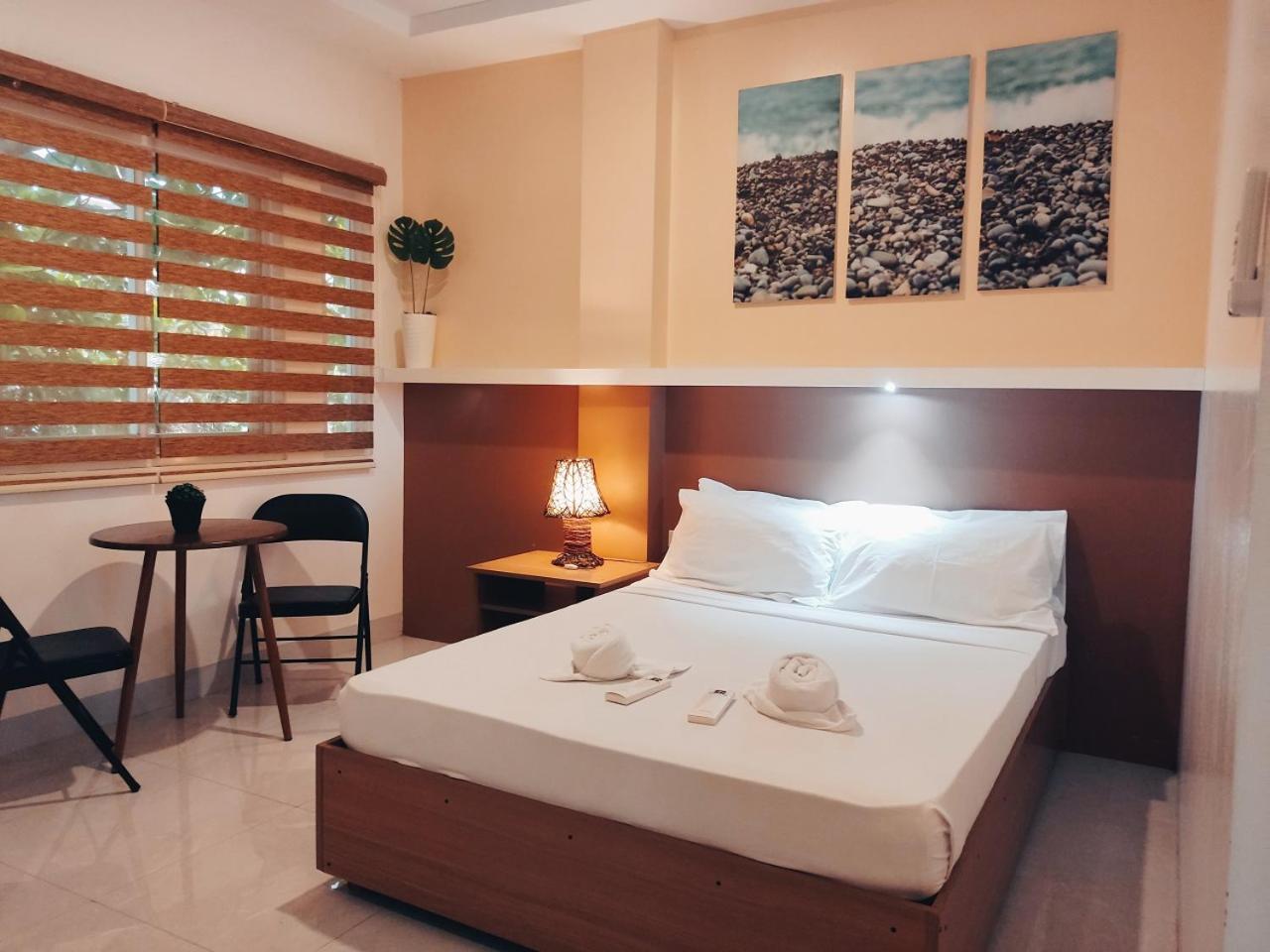 Aurelle Inn Legazpi Esterno foto