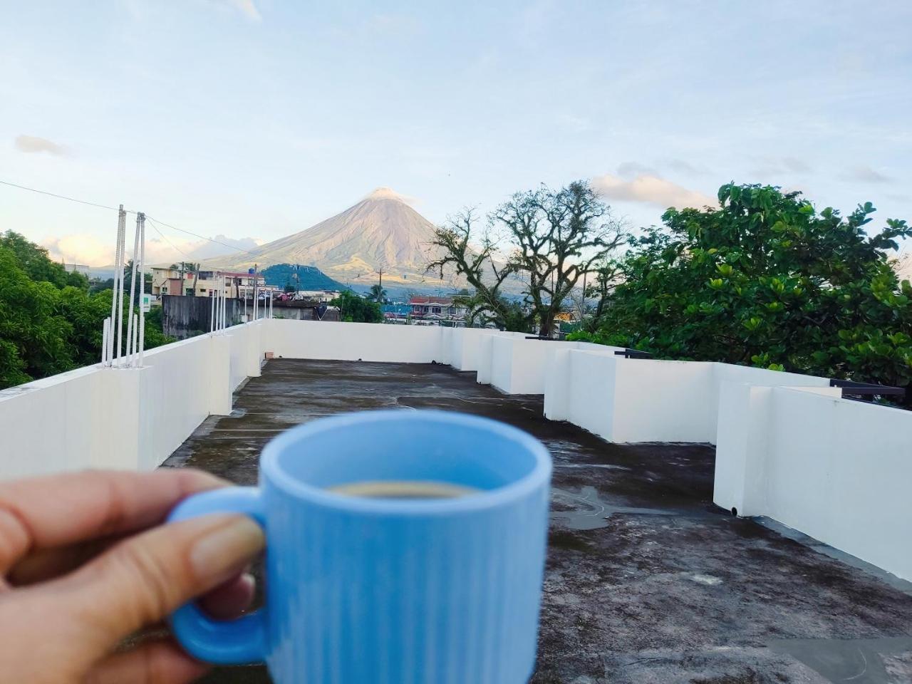 Aurelle Inn Legazpi Esterno foto