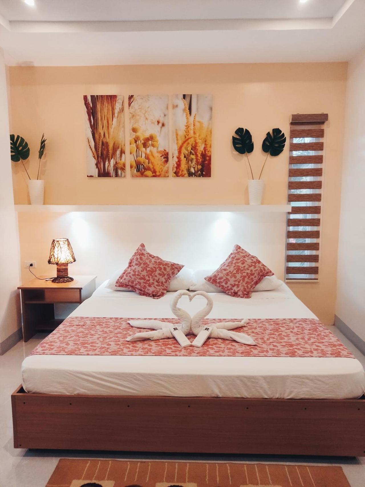 Aurelle Inn Legazpi Esterno foto